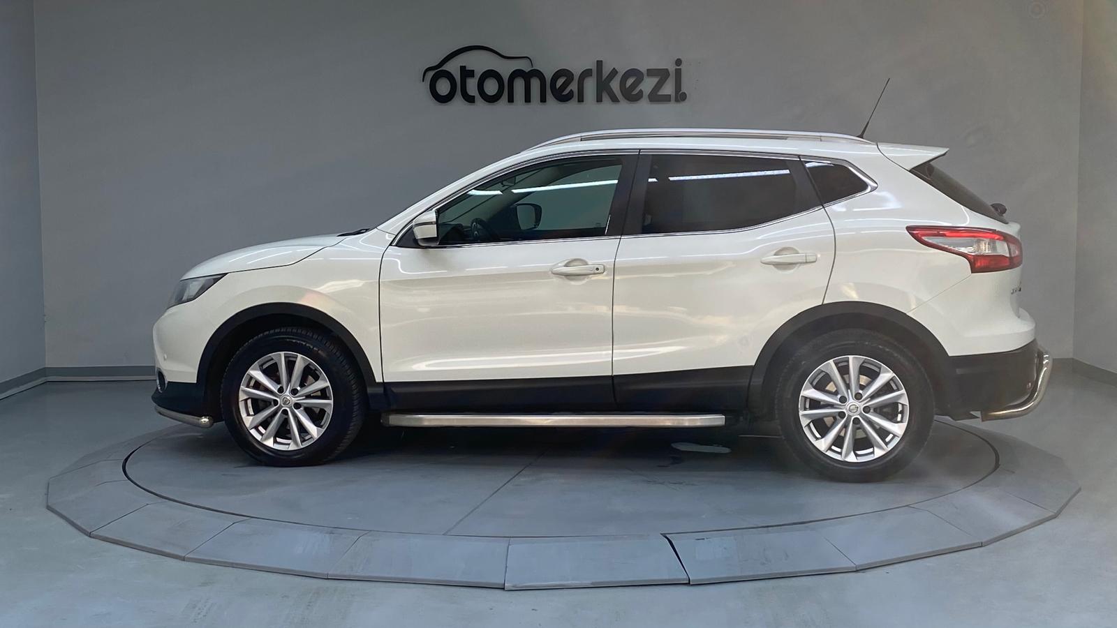 NISSAN QASHQAI 28